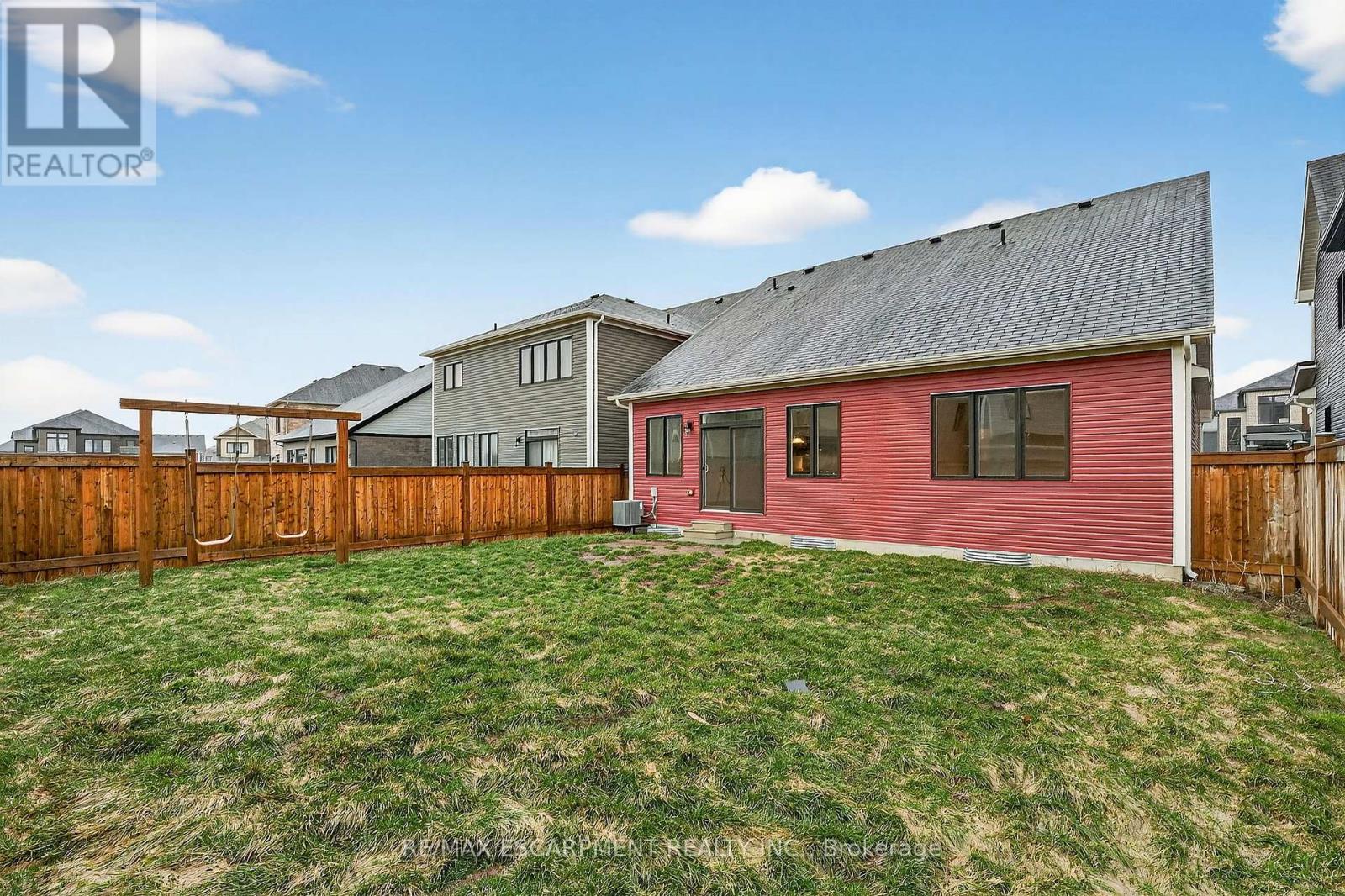 11 Frontier Drive, Thorold, Ontario  L2V 0K3 - Photo 48 - X12906410