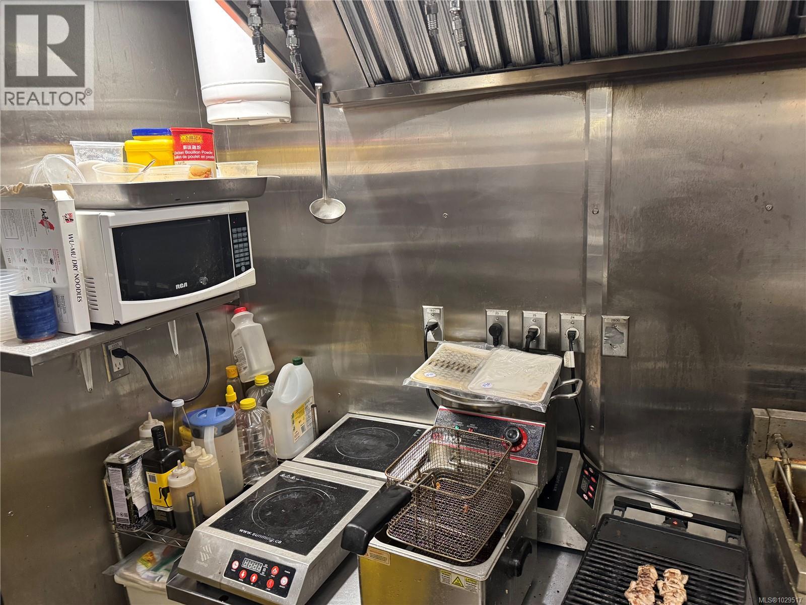 990 Blanshard St, Victoria, British Columbia