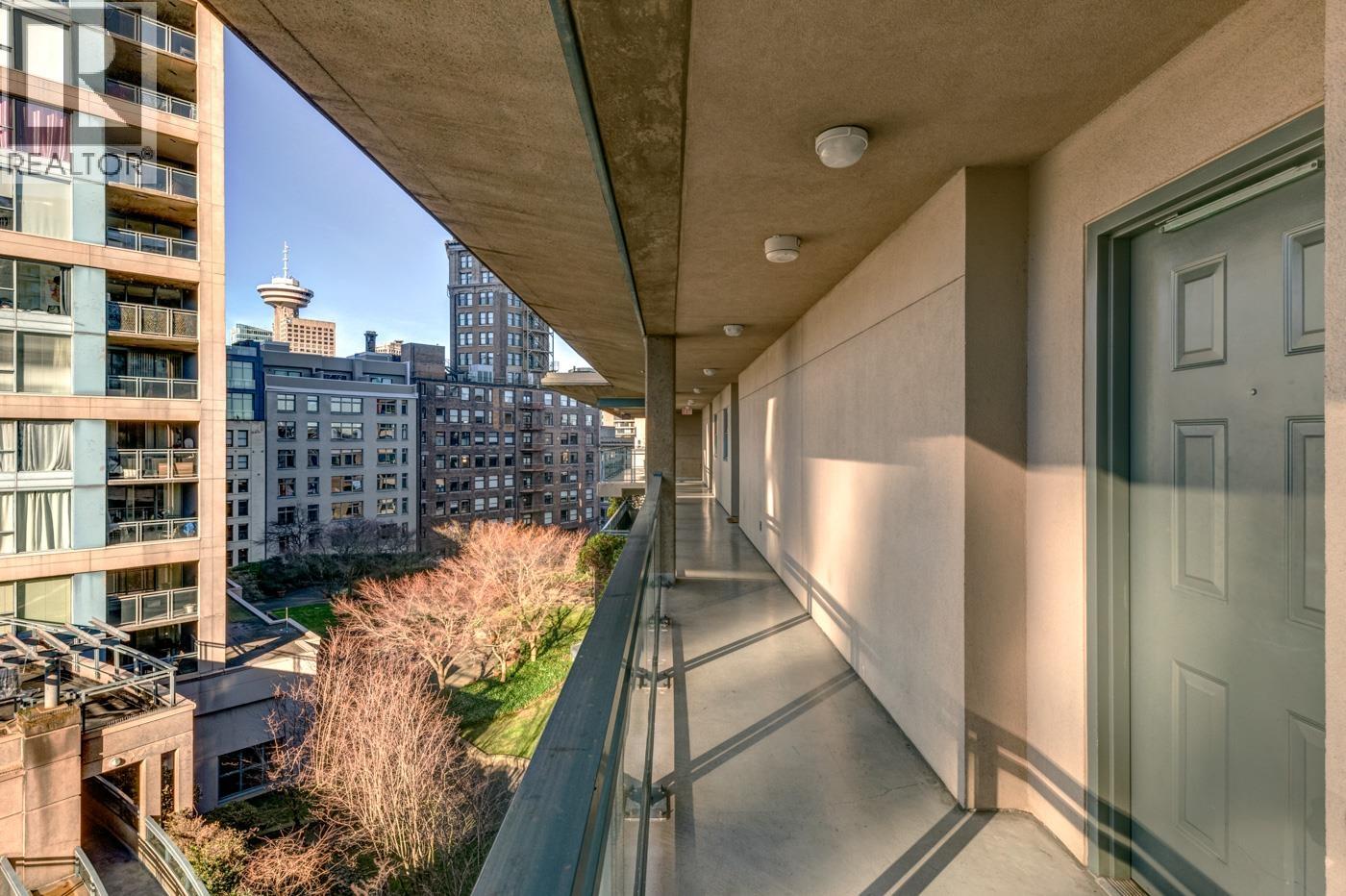 809 555 Abbott Street, Vancouver, British Columbia  V6B 6B9 - Photo 2 - R3101843