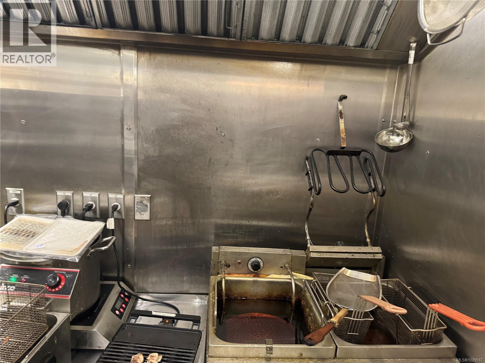 990 Blanshard St, Victoria, British Columbia  V8W 2H3 - Photo 4 - 1029517