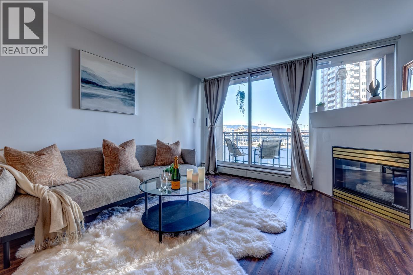 809 555 Abbott Street, Vancouver, British Columbia  V6B 6B9 - Photo 3 - R3101843