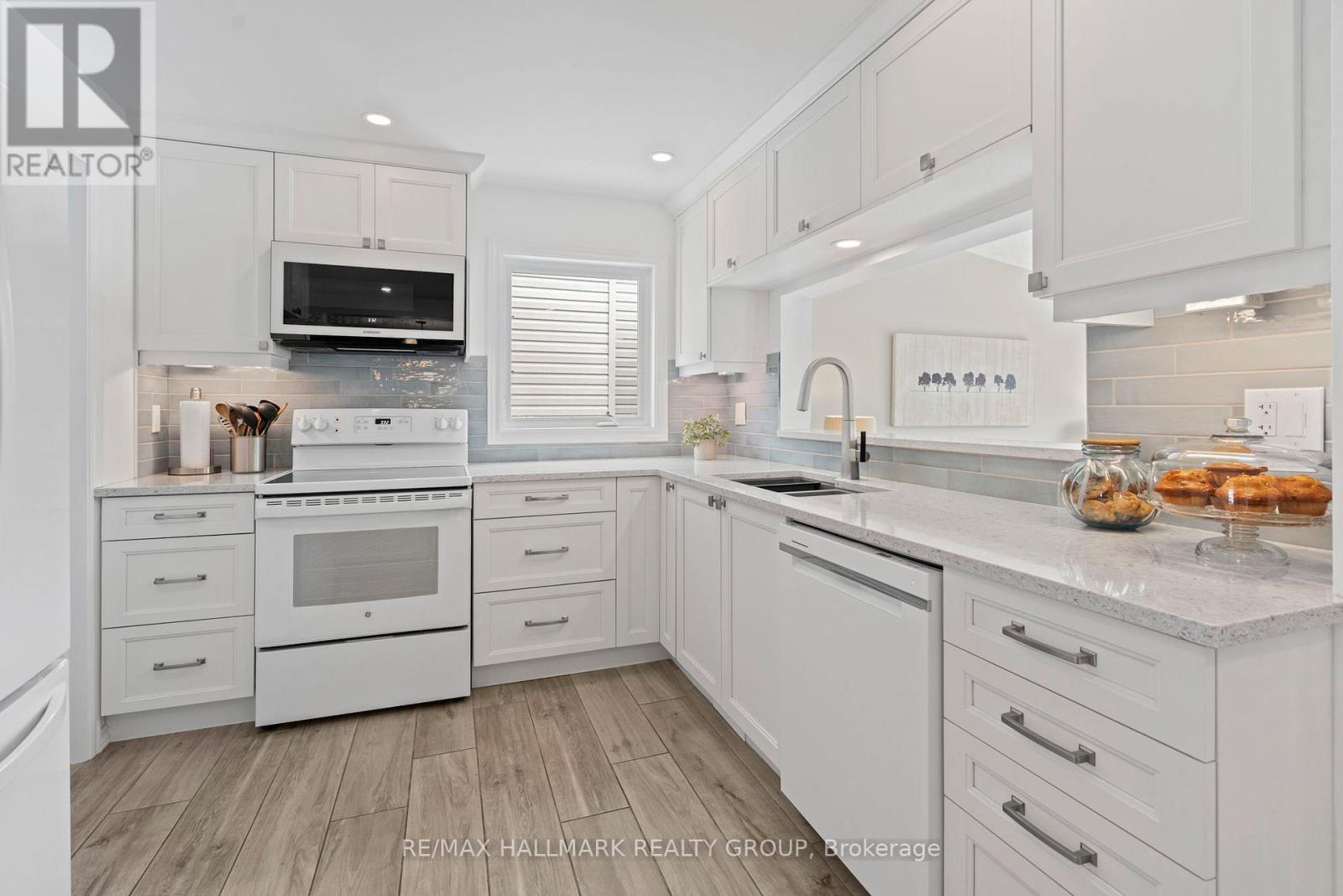 6068 Meadowglen Drive, Ottawa, Ontario  K1C 5R7 - Photo 11 - X12906472