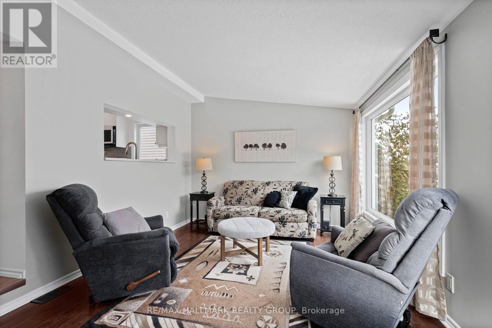 6068 Meadowglen Drive, Ottawa, Ontario  K1C 5R7 - Photo 15 - X12906472