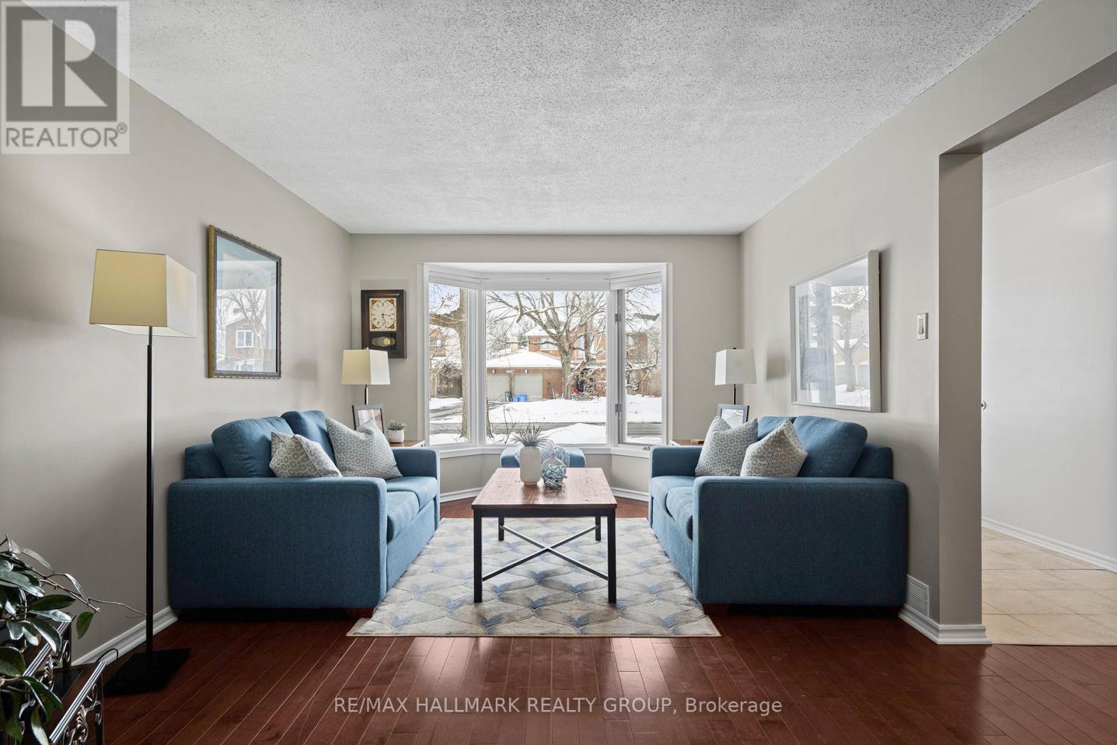 6068 Meadowglen Drive, Ottawa, Ontario  K1C 5R7 - Photo 6 - X12906472