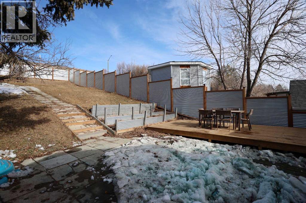 18 Maple Street, Okotoks, Alberta  T1S 1J6 - Photo 35 - A2284740