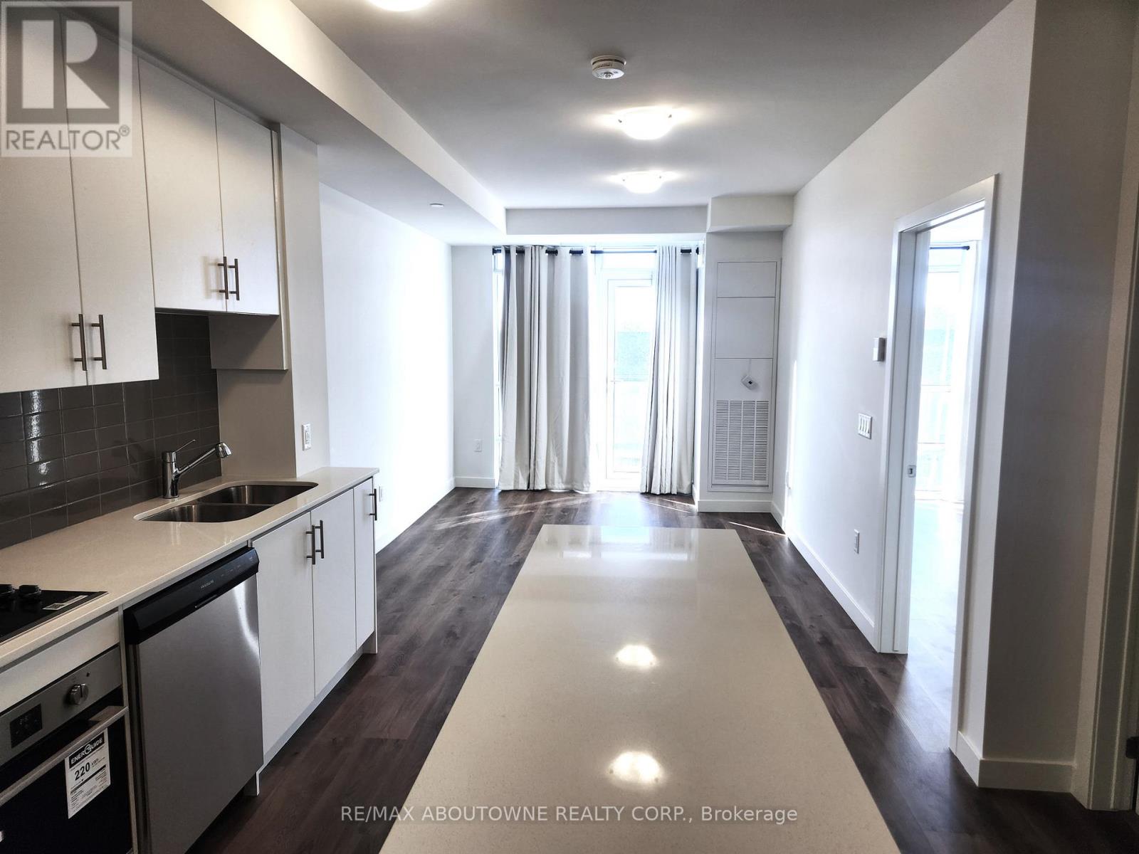 302 - 461 Green Road, Hamilton, Ontario  L8E 5B4 - Photo 5 - X12650084