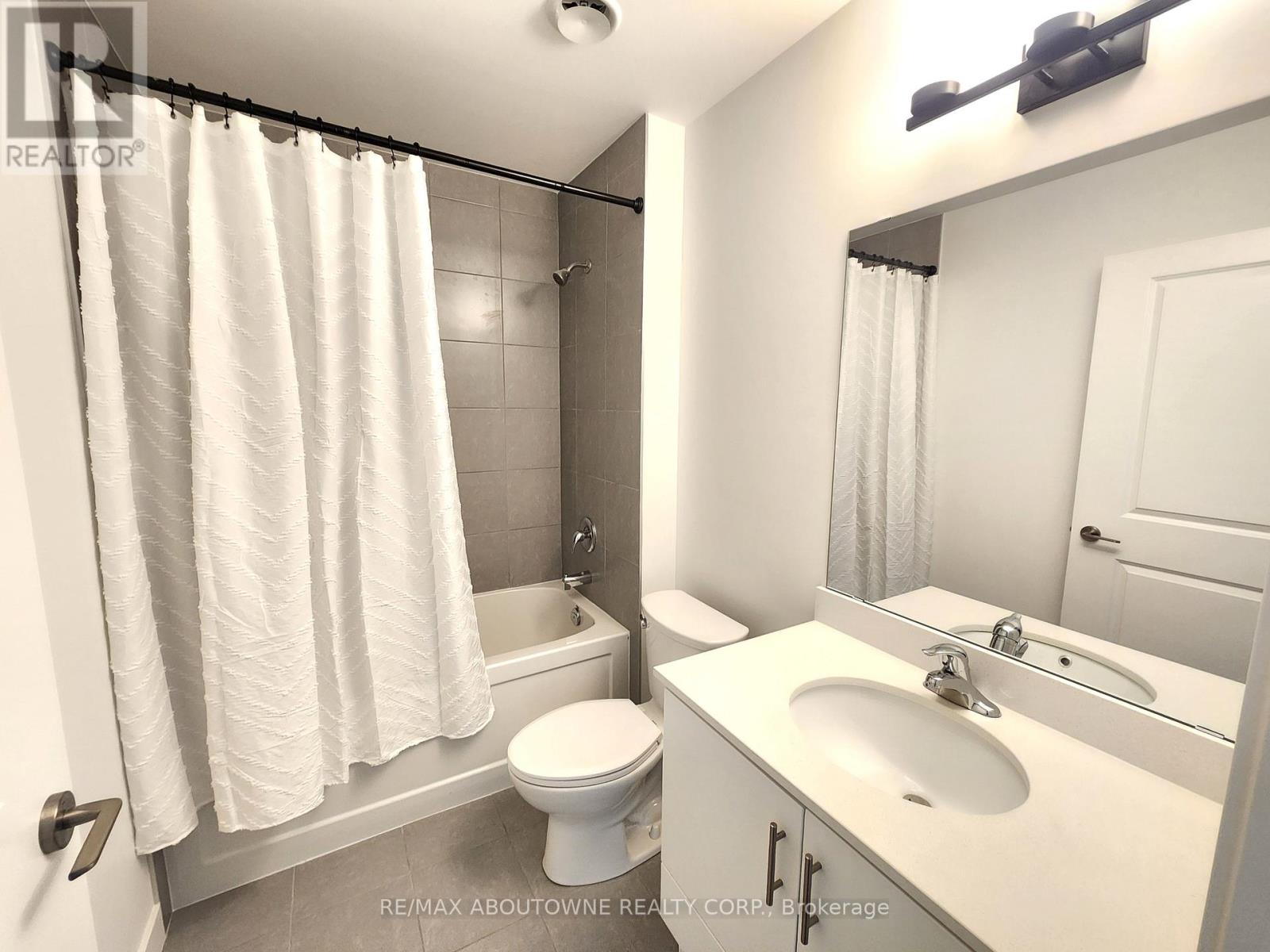 302 - 461 Green Road, Hamilton, Ontario  L8E 5B4 - Photo 8 - X12650084