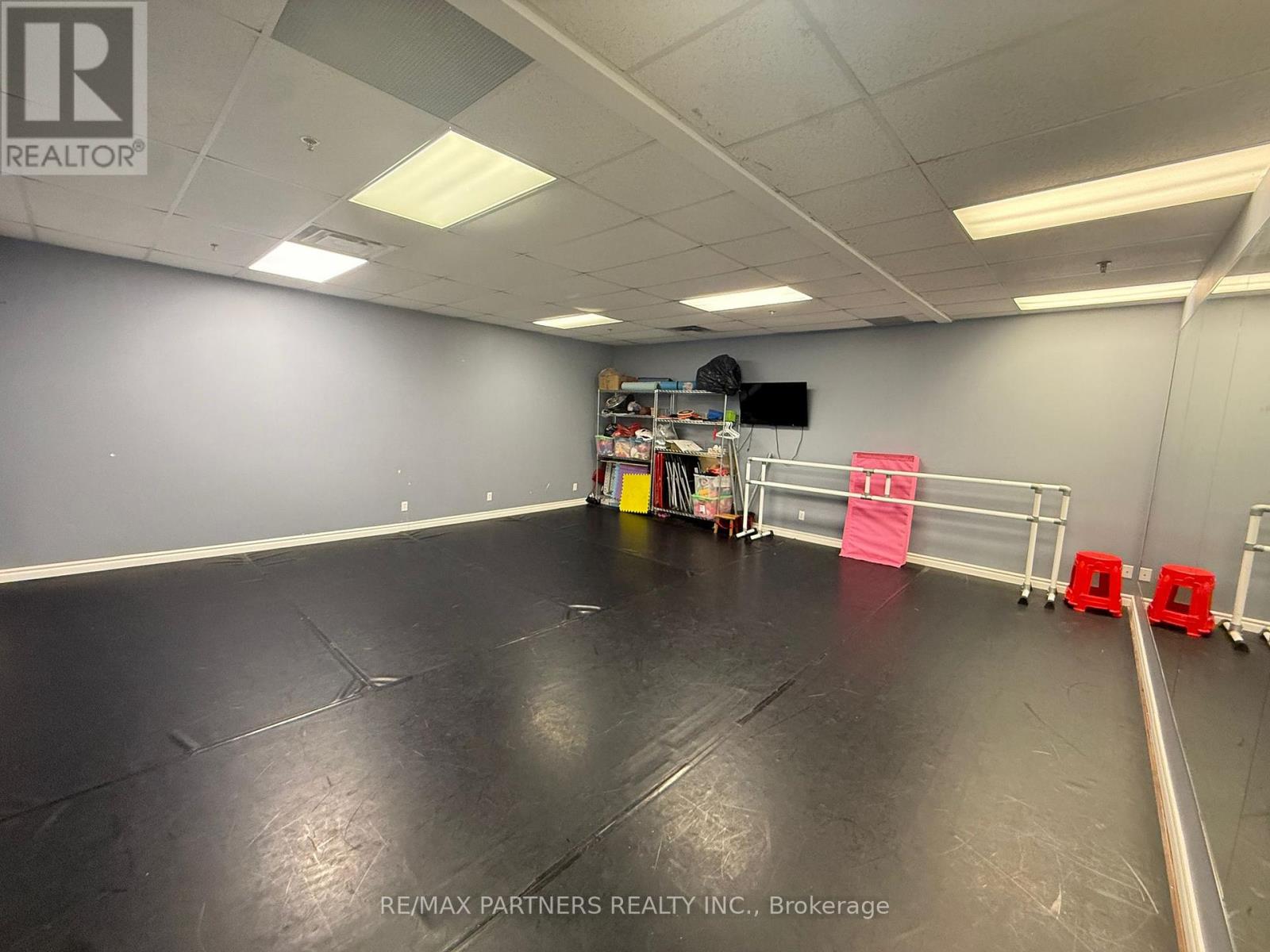 323&325 - 550 Highway 7 E, Richmond Hill, Ontario L4B 3Z4 - Photo 5 - N12906484