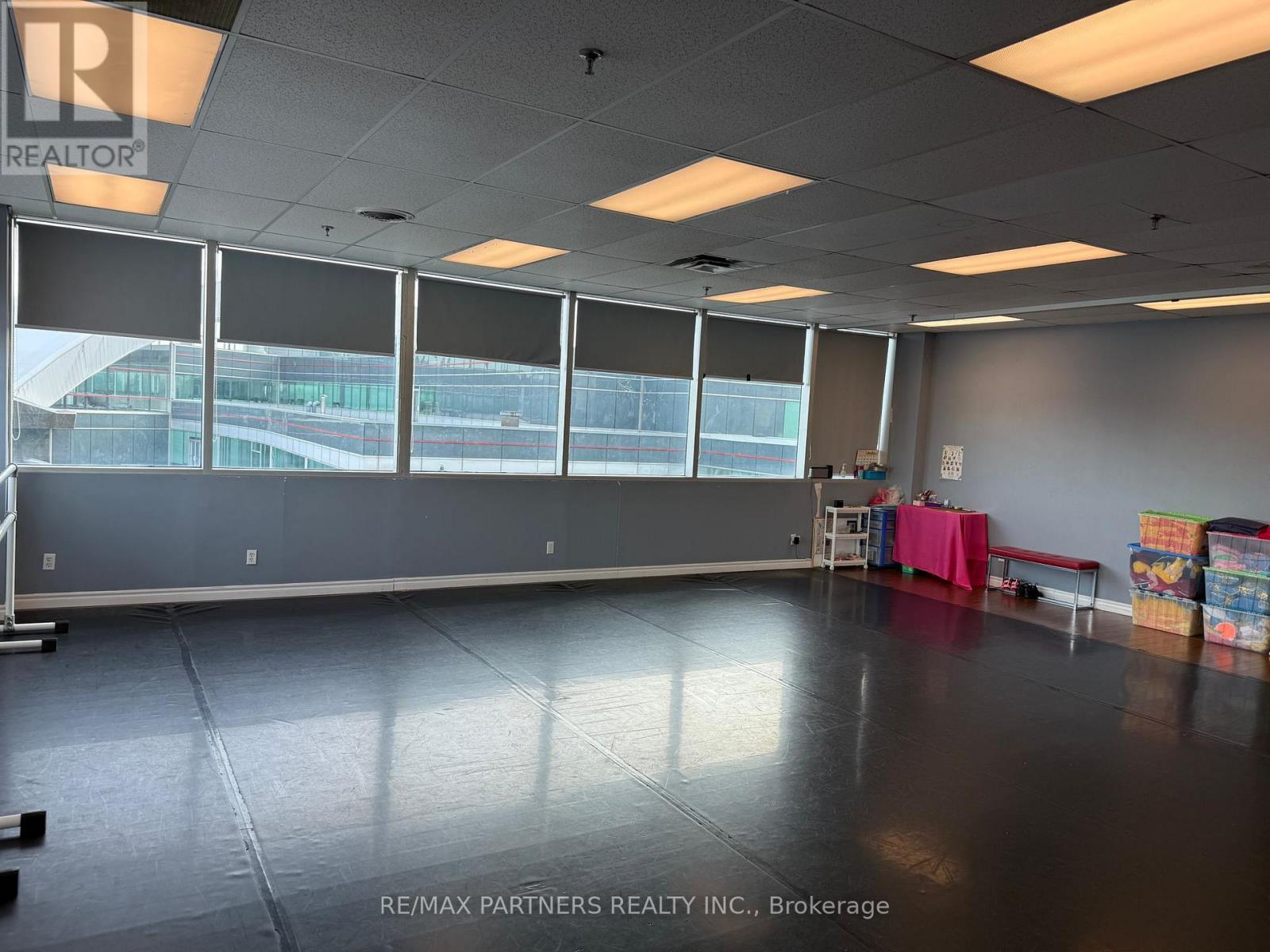 323&325 - 550 Highway 7 E, Richmond Hill, Ontario L4B 3Z4 - Photo 6 - N12906484