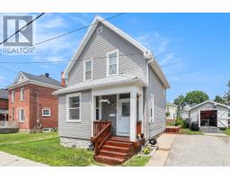 25 KENSINGTON AVENUE, Smiths Falls, Ontario