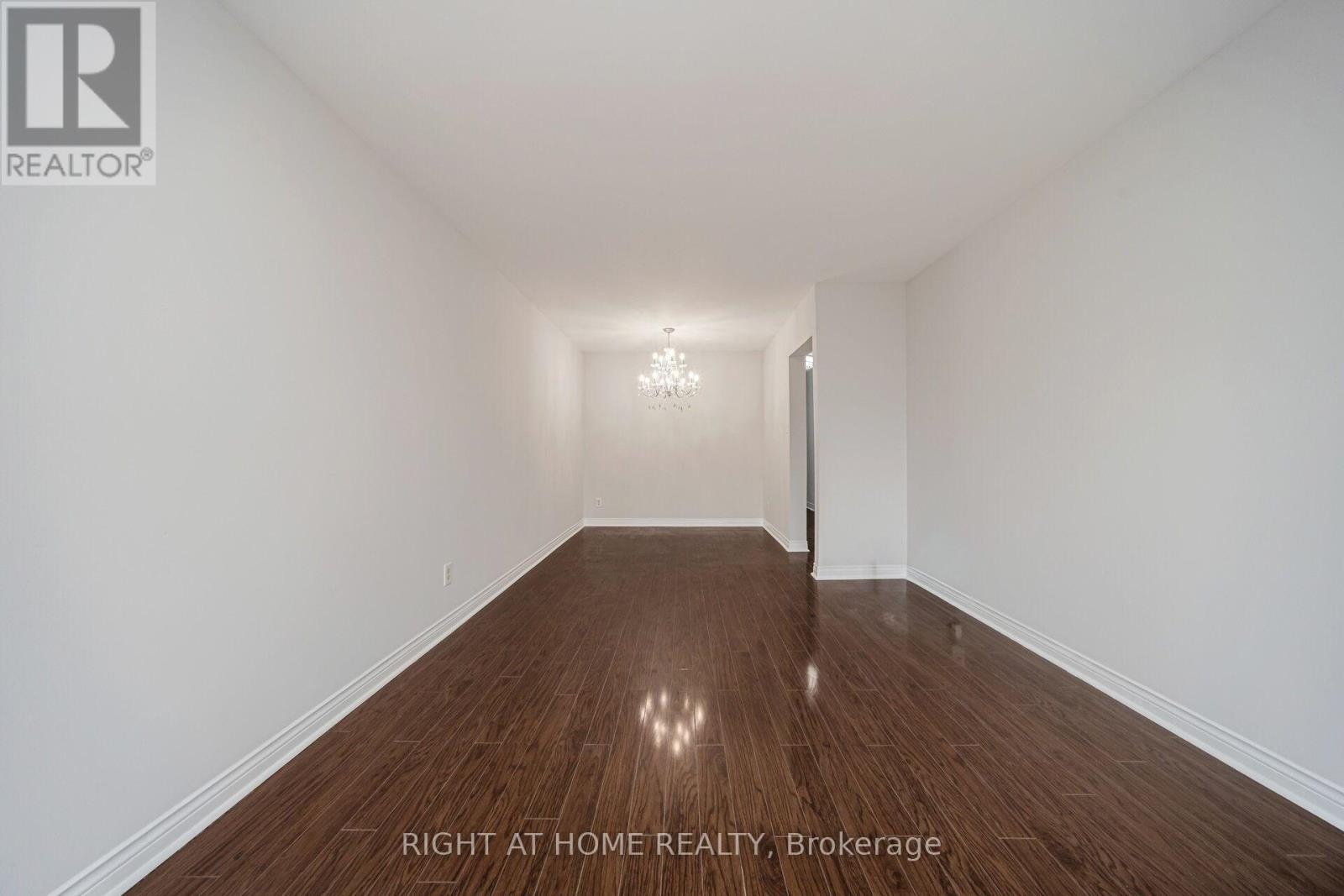 33 Stanley Court, Brampton, Ontario  L6Y 2B1 - Photo 10 - W12906464