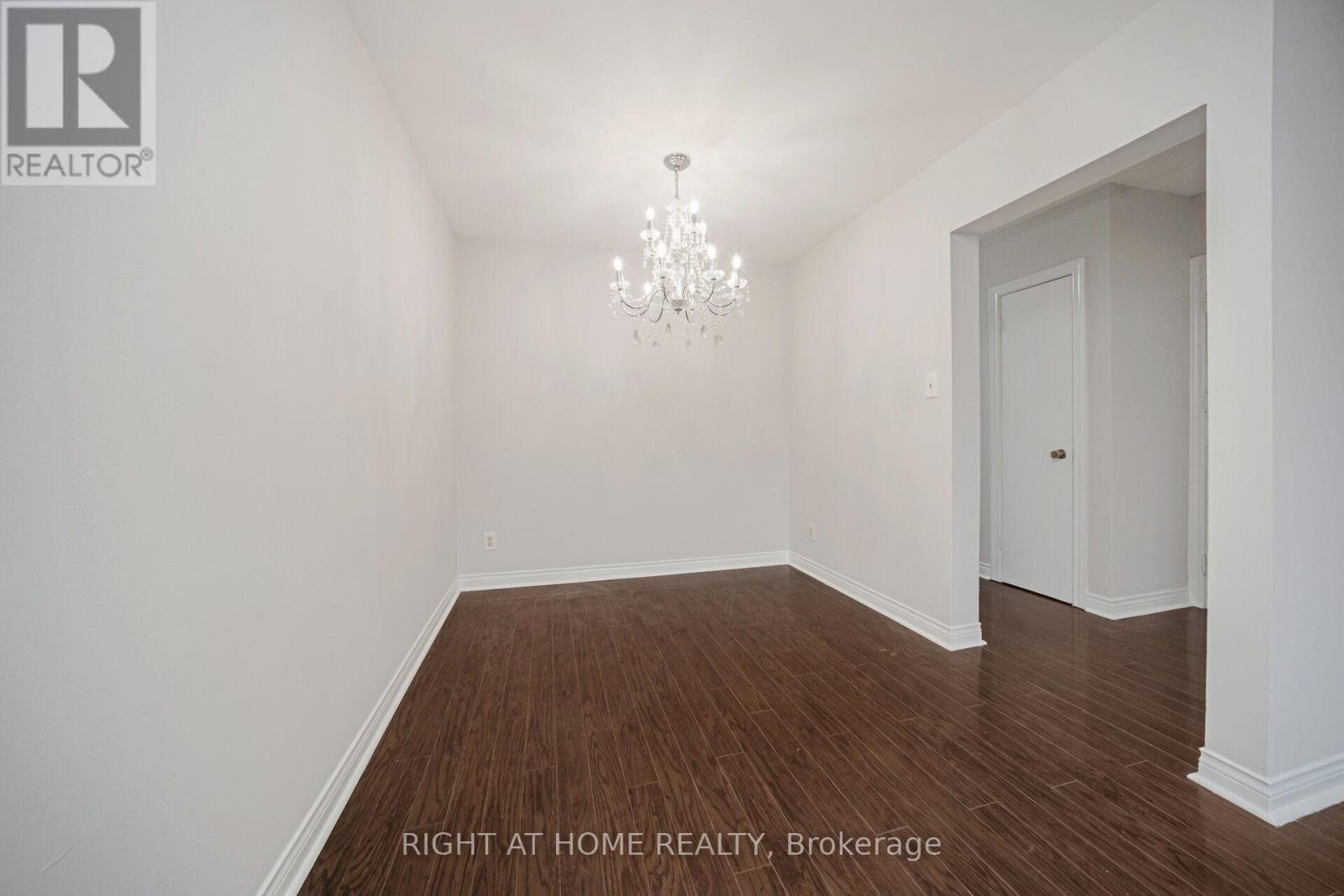 33 Stanley Court, Brampton, Ontario  L6Y 2B1 - Photo 11 - W12906464