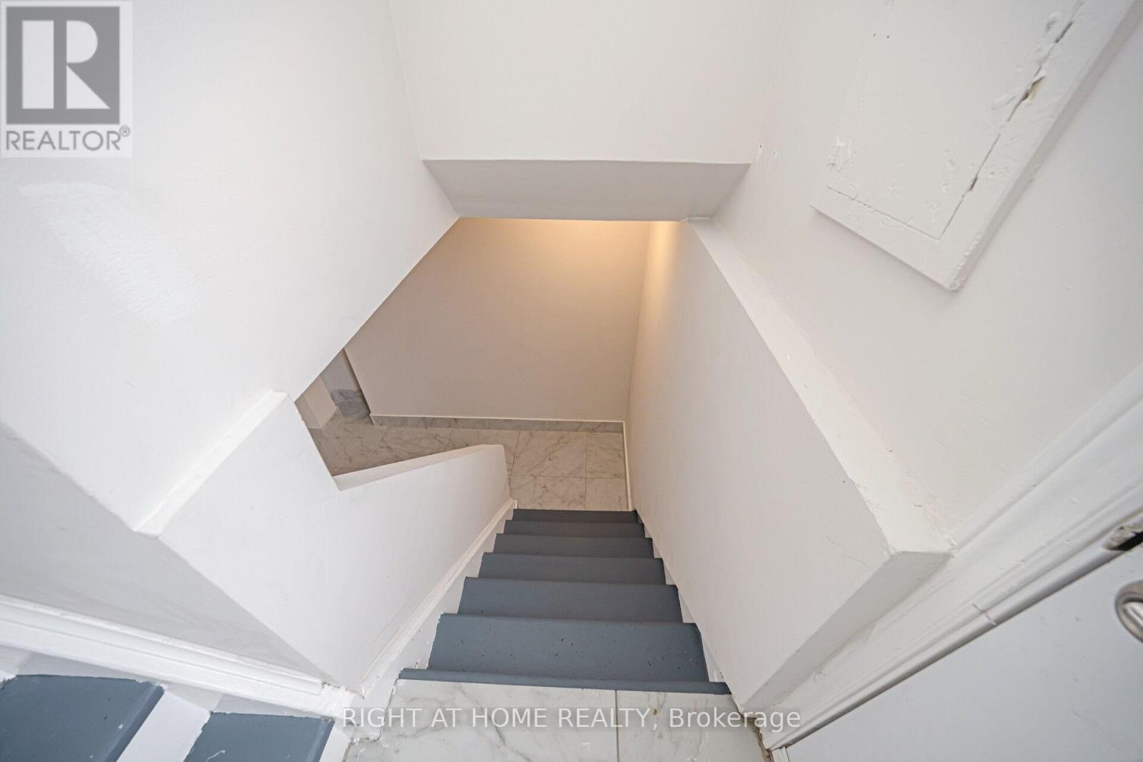 33 Stanley Court, Brampton, Ontario  L6Y 2B1 - Photo 29 - W12906464