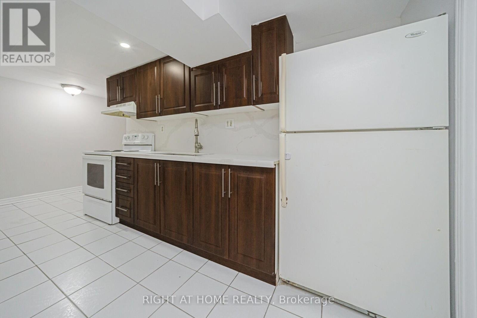 33 Stanley Court, Brampton, Ontario  L6Y 2B1 - Photo 34 - W12906464