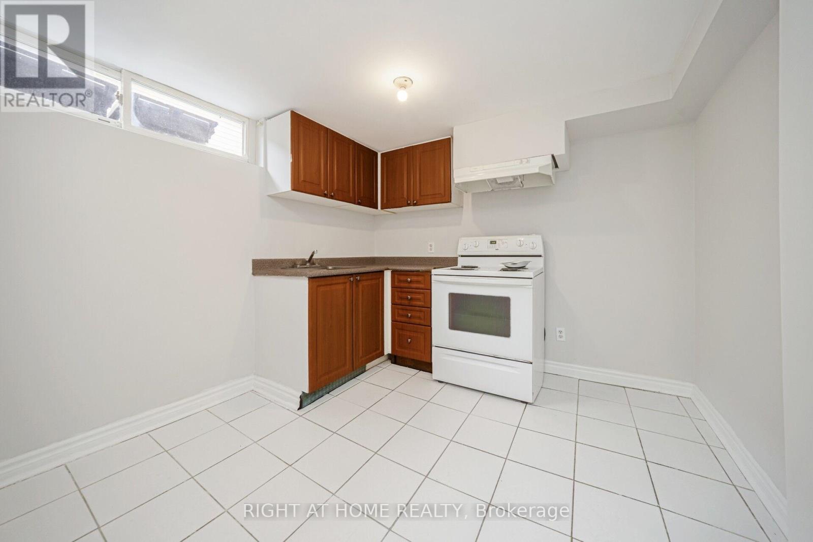 33 Stanley Court, Brampton, Ontario  L6Y 2B1 - Photo 43 - W12906464