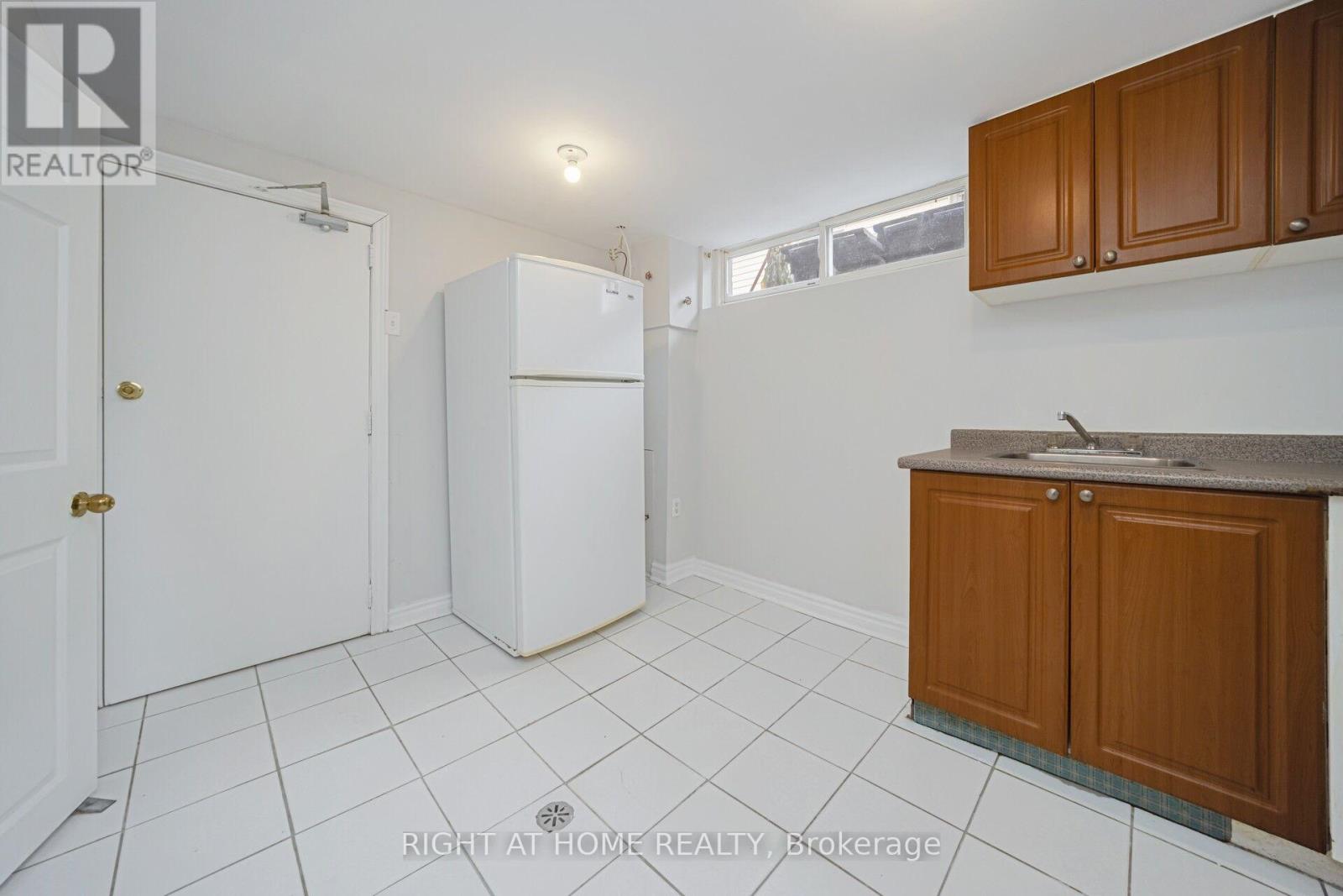 33 Stanley Court, Brampton, Ontario  L6Y 2B1 - Photo 44 - W12906464