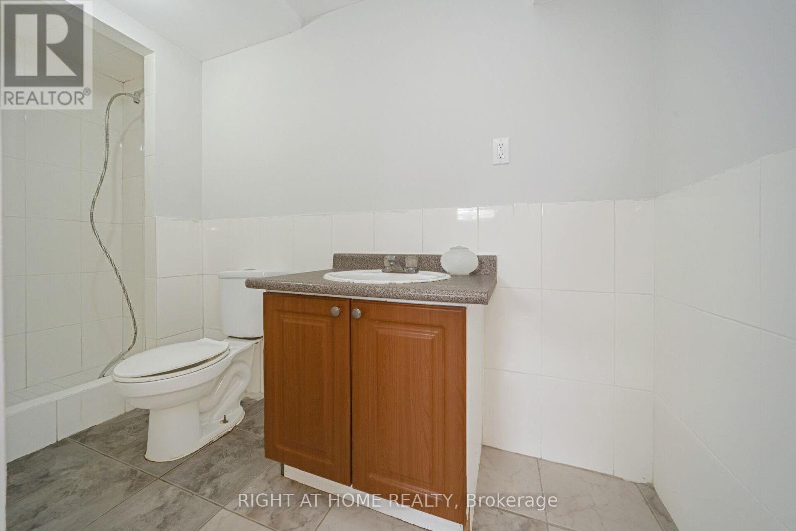 33 Stanley Court, Brampton, Ontario  L6Y 2B1 - Photo 48 - W12906464