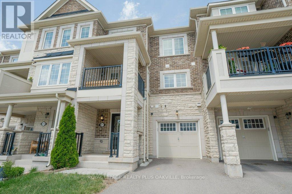 211 BETSY DRIVE, Oakville, Ontario