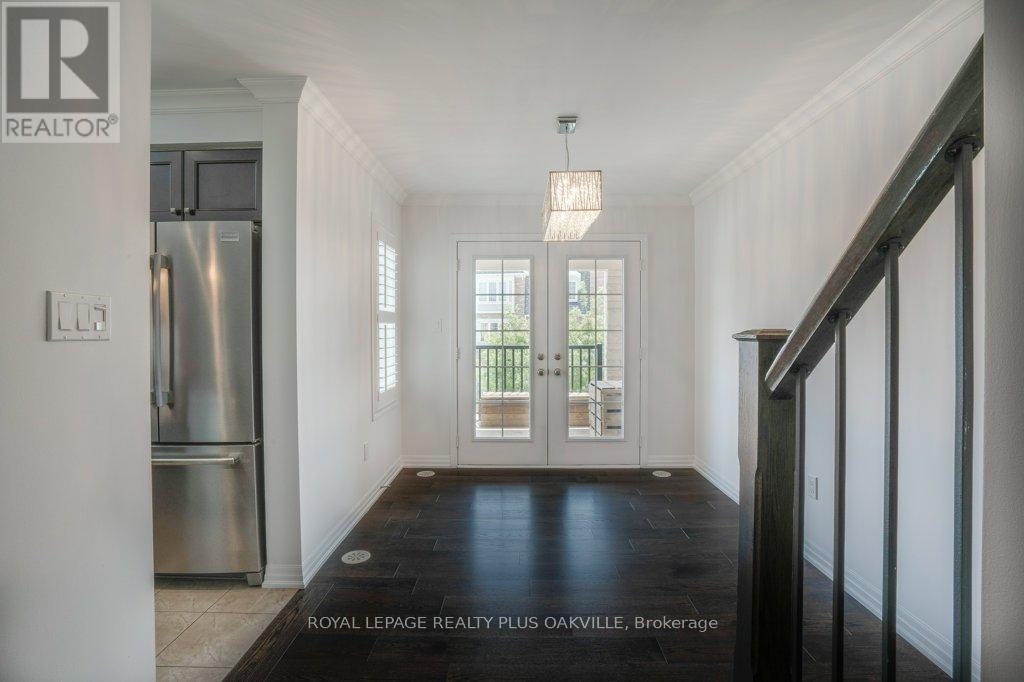 211 Betsy Drive, Oakville, Ontario  L6M 0V1 - Photo 10 - W12906468