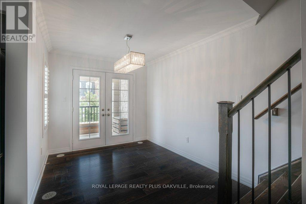 211 Betsy Drive, Oakville, Ontario  L6M 0V1 - Photo 11 - W12906468