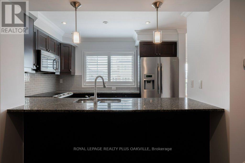 211 Betsy Drive, Oakville, Ontario  L6M 0V1 - Photo 15 - W12906468