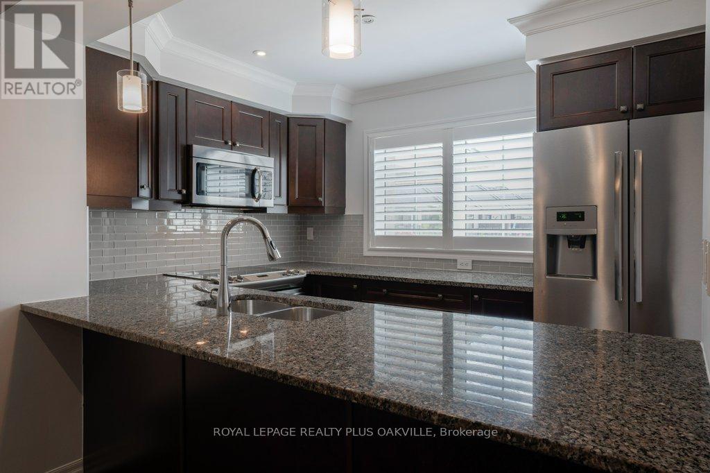 211 Betsy Drive, Oakville, Ontario  L6M 0V1 - Photo 16 - W12906468