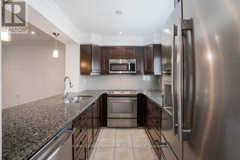 211 Betsy Drive, Oakville, Ontario  L6M 0V1 - Photo 18 - W12906468