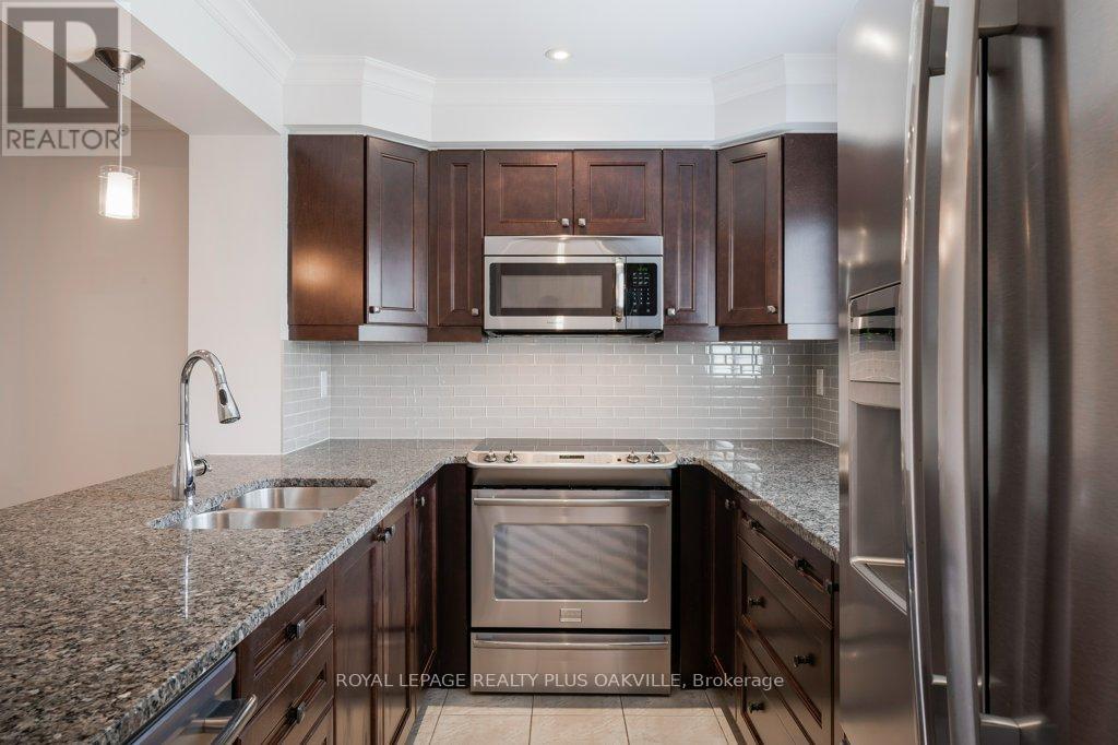 211 Betsy Drive, Oakville, Ontario  L6M 0V1 - Photo 19 - W12906468