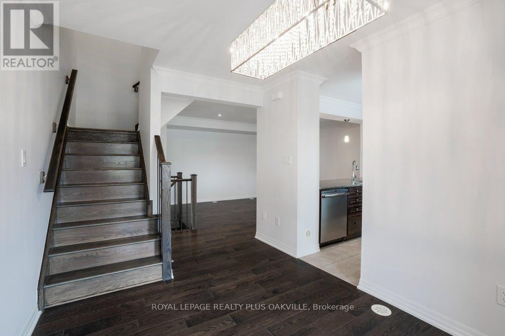 211 Betsy Drive, Oakville, Ontario  L6M 0V1 - Photo 22 - W12906468