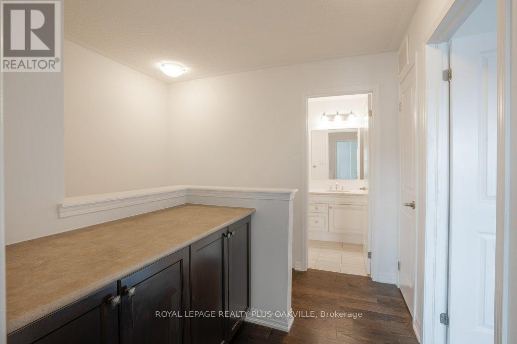 211 Betsy Drive, Oakville, Ontario  L6M 0V1 - Photo 29 - W12906468