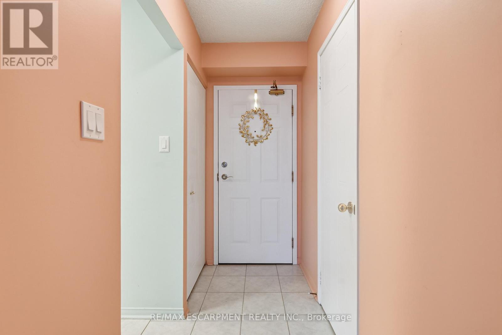 808 - 1270 Maple Crossing Boulevard, Burlington, Ontario  L7S 2J3 - Photo 7 - W12906474