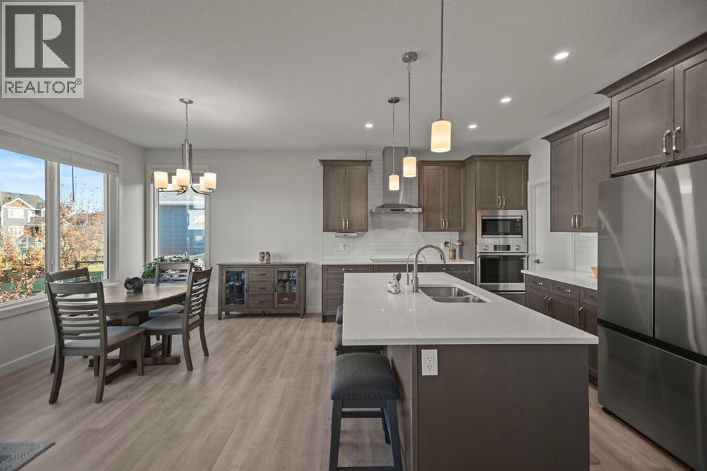 4 Cimarron Estates Gardens, Okotoks, Alberta  T1S 0R2 - Photo 8 - A2289641