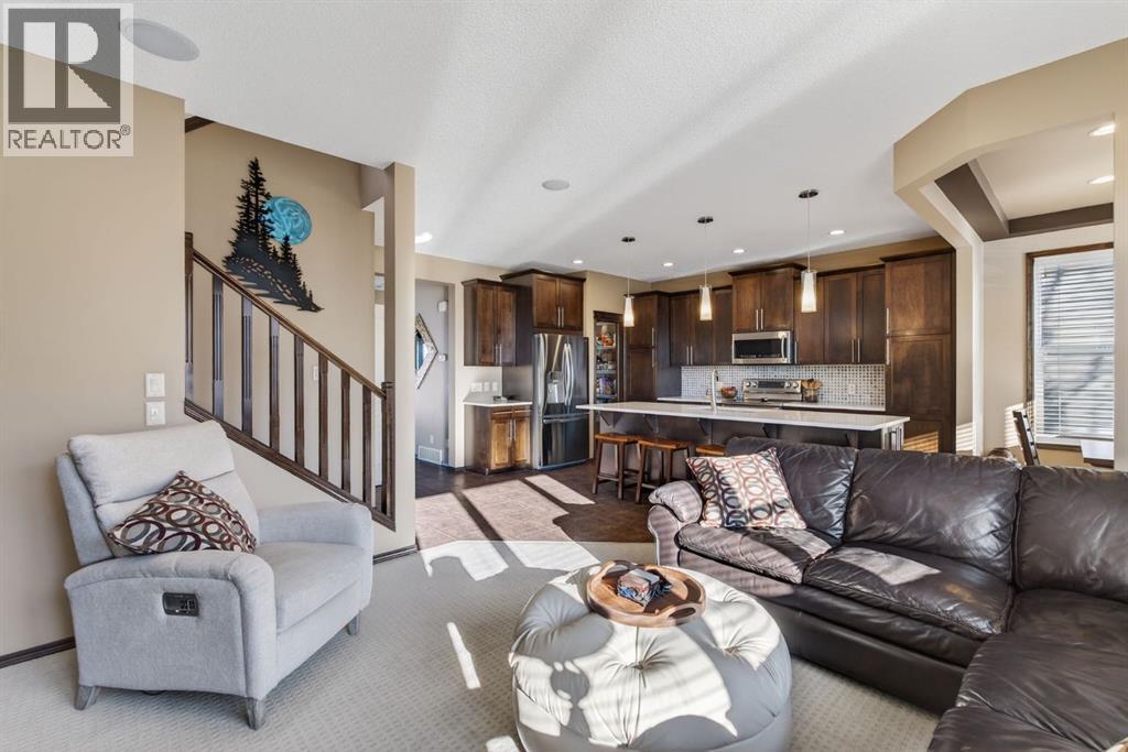 3 Pantego Avenue NW, Calgary, Alberta  T3K 0C4 - Photo 3 - A2289847