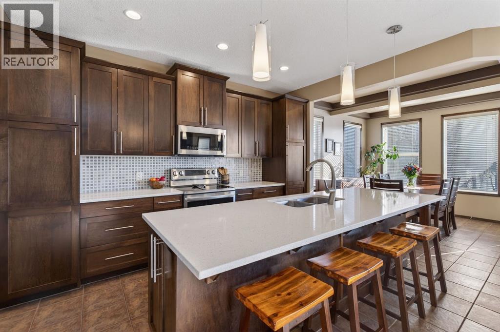 3 Pantego Avenue NW, Calgary, Alberta  T3K 0C4 - Photo 6 - A2289847