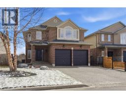 7 PEGGY Way, Hamilton, Ontario