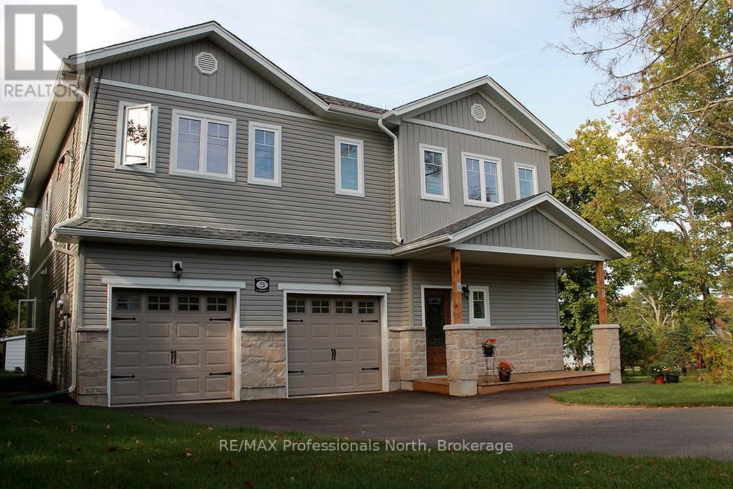 5 GREAVES AVENUE, Huntsville, Ontario