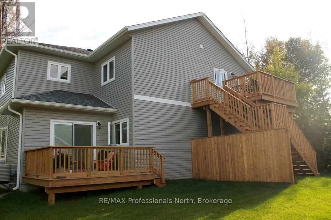 5 Greaves Avenue, Huntsville, Ontario  P1H 1V2 - Photo 2 - X12789758