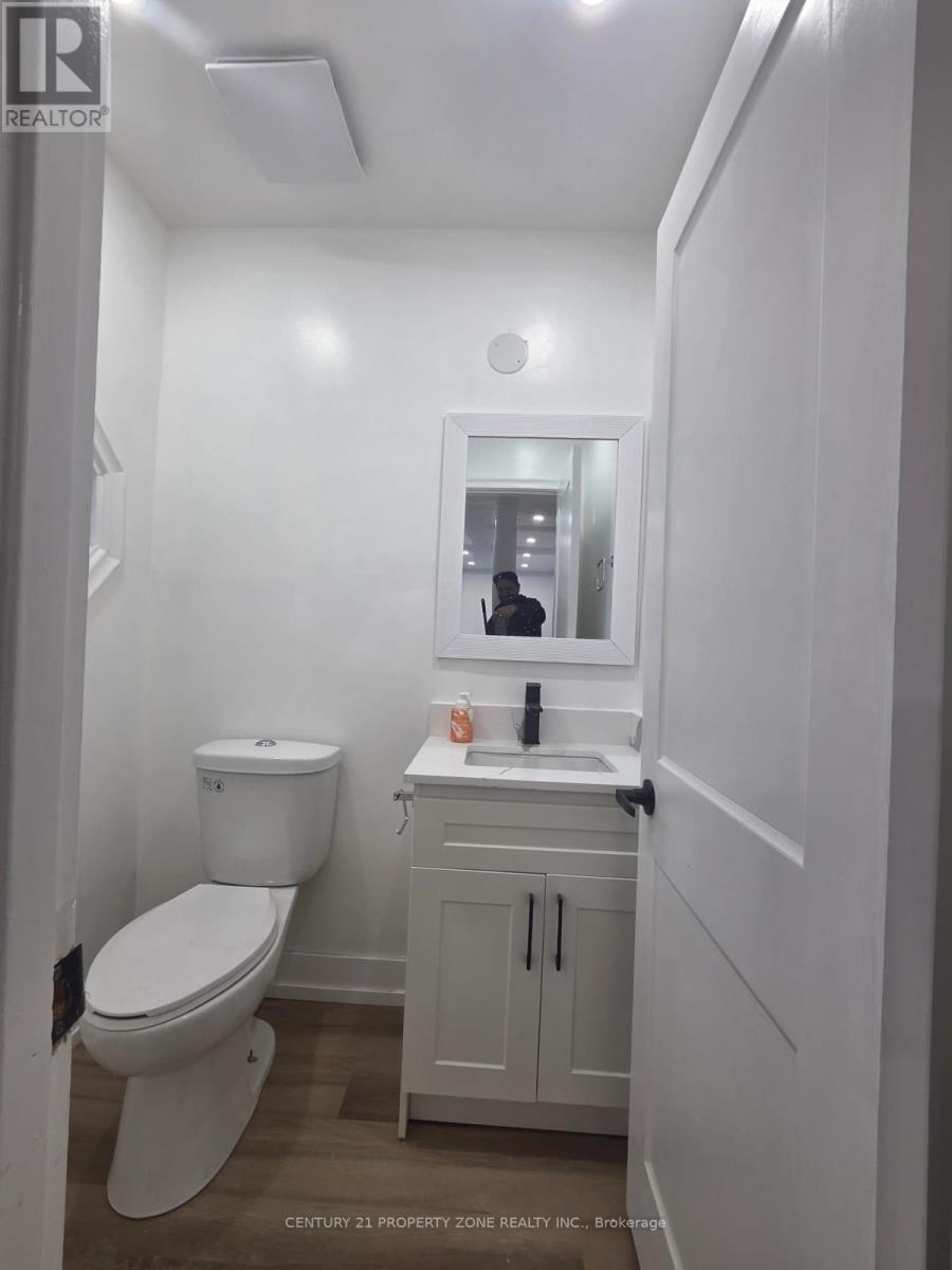 82 ROY DRIVE, Mississauga, Ontario