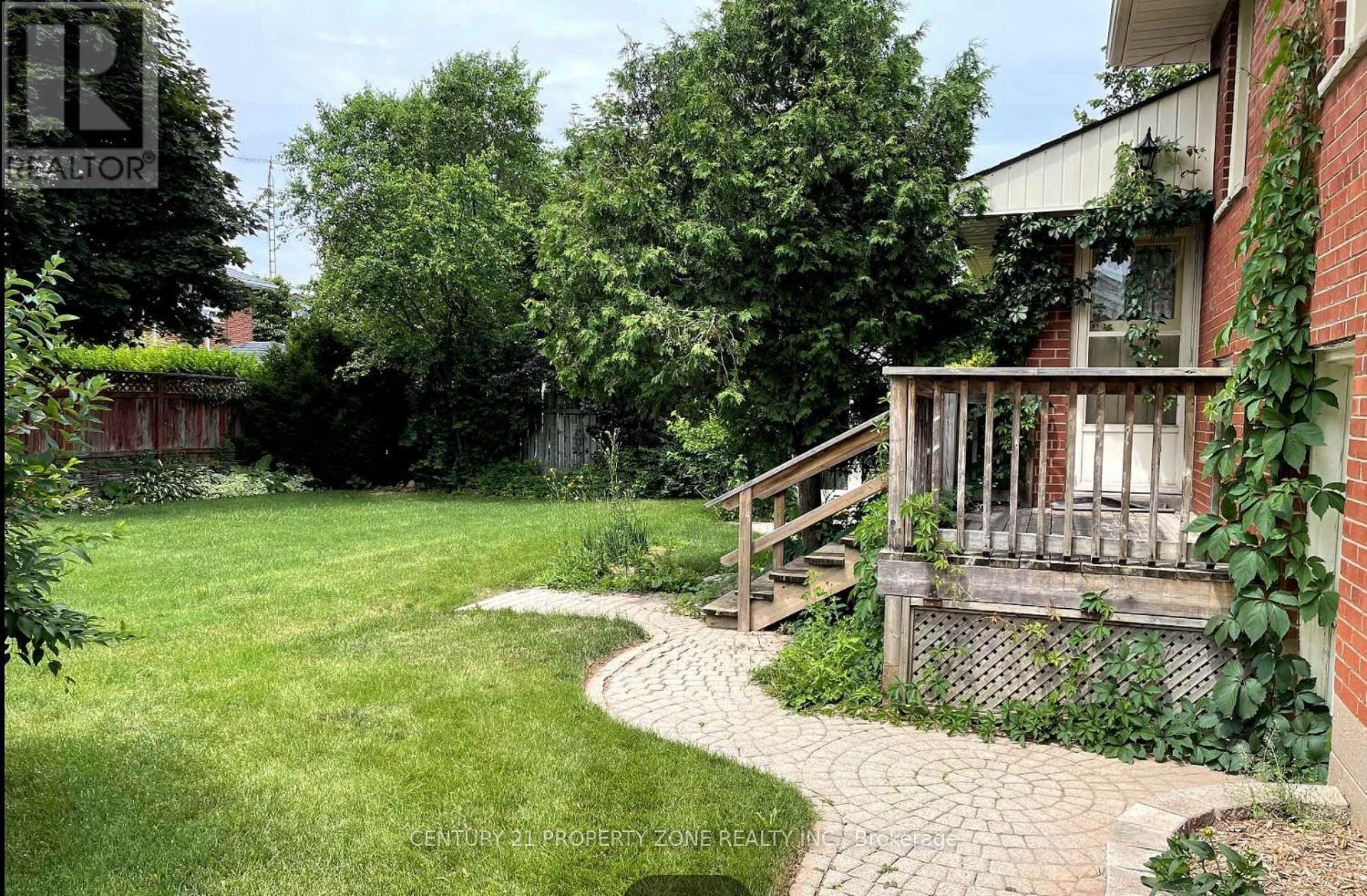 82 Roy Drive, Mississauga, Ontario  L5M 1A7 - Photo 26 - W12905346