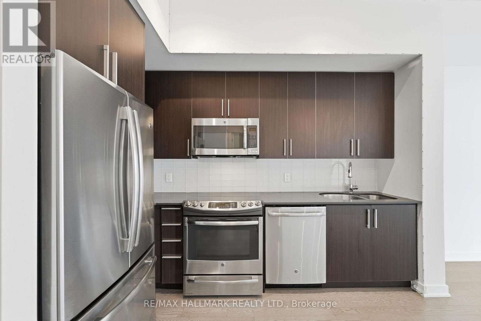 3007 - 2212 Lake Shore Boulevard W, Toronto, Ontario  M8V 0C2 - Photo 7 - W12905762