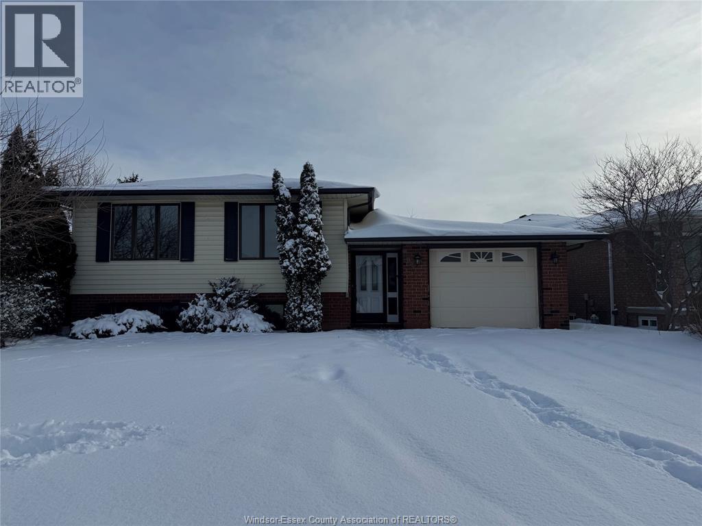 MLS# 26001884: 3034 FAZIO DRIVE, Windsor, Canada