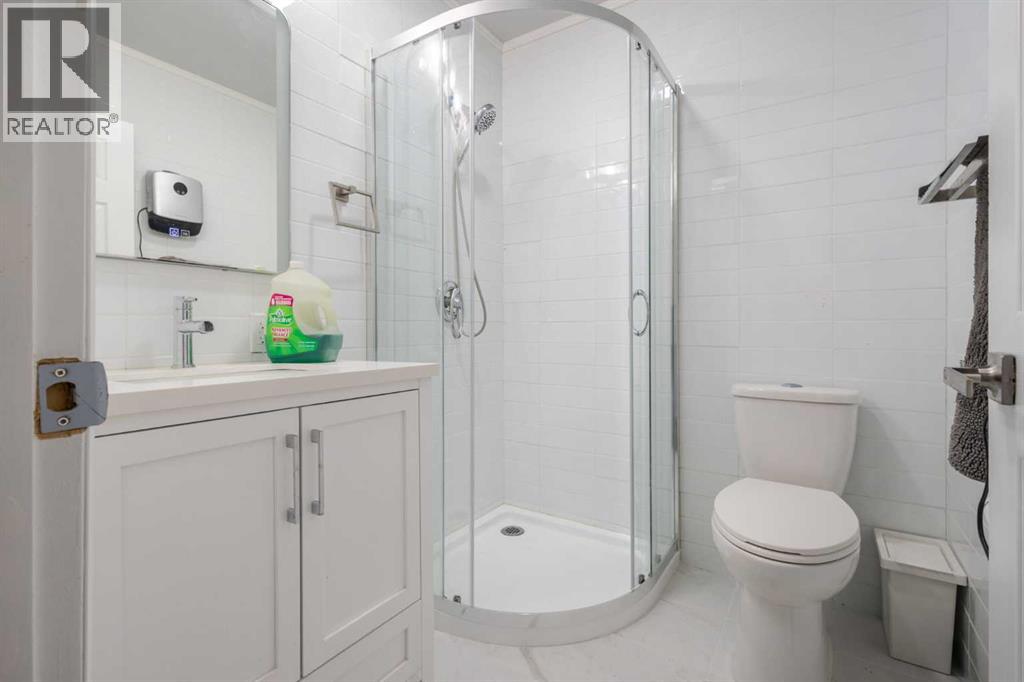 40 Wood Crescent SW, Calgary, Alberta  T2W 4B6 - Photo 21 - A2292469