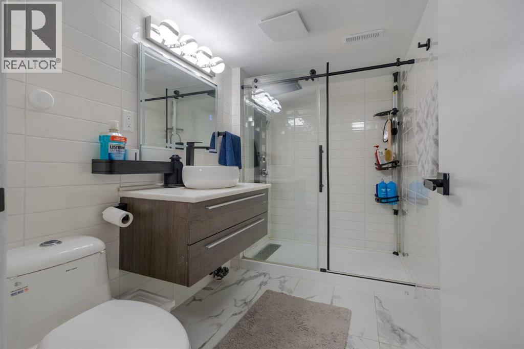 208 Woodpark Place Sw, Calgary, Alberta  T2M 2S5 - Photo 28 - A2292496