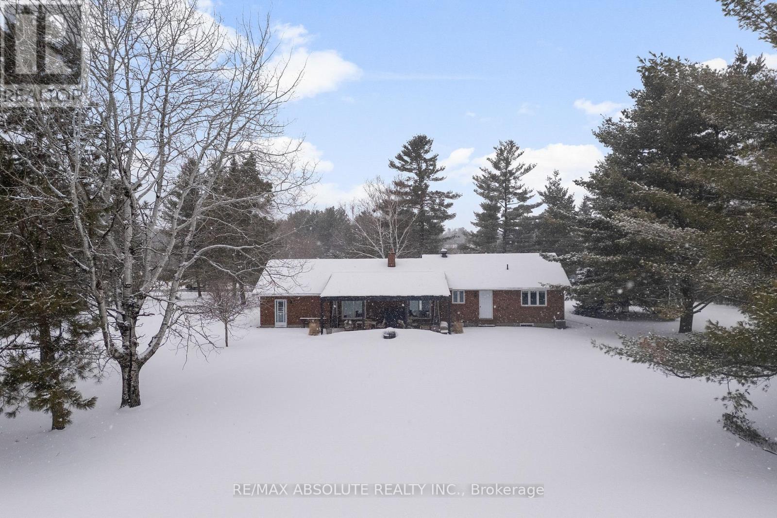 213 Calabogie Road, Mcnab/braeside, Ontario  K7S 3G8 - Photo 9 - X12906552