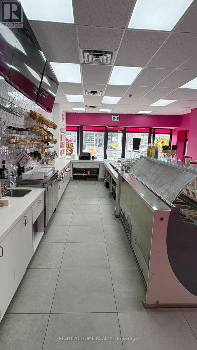 773 Bank Street, Ottawa, Ontario K1S 2H5 - Photo 3 - X12906554