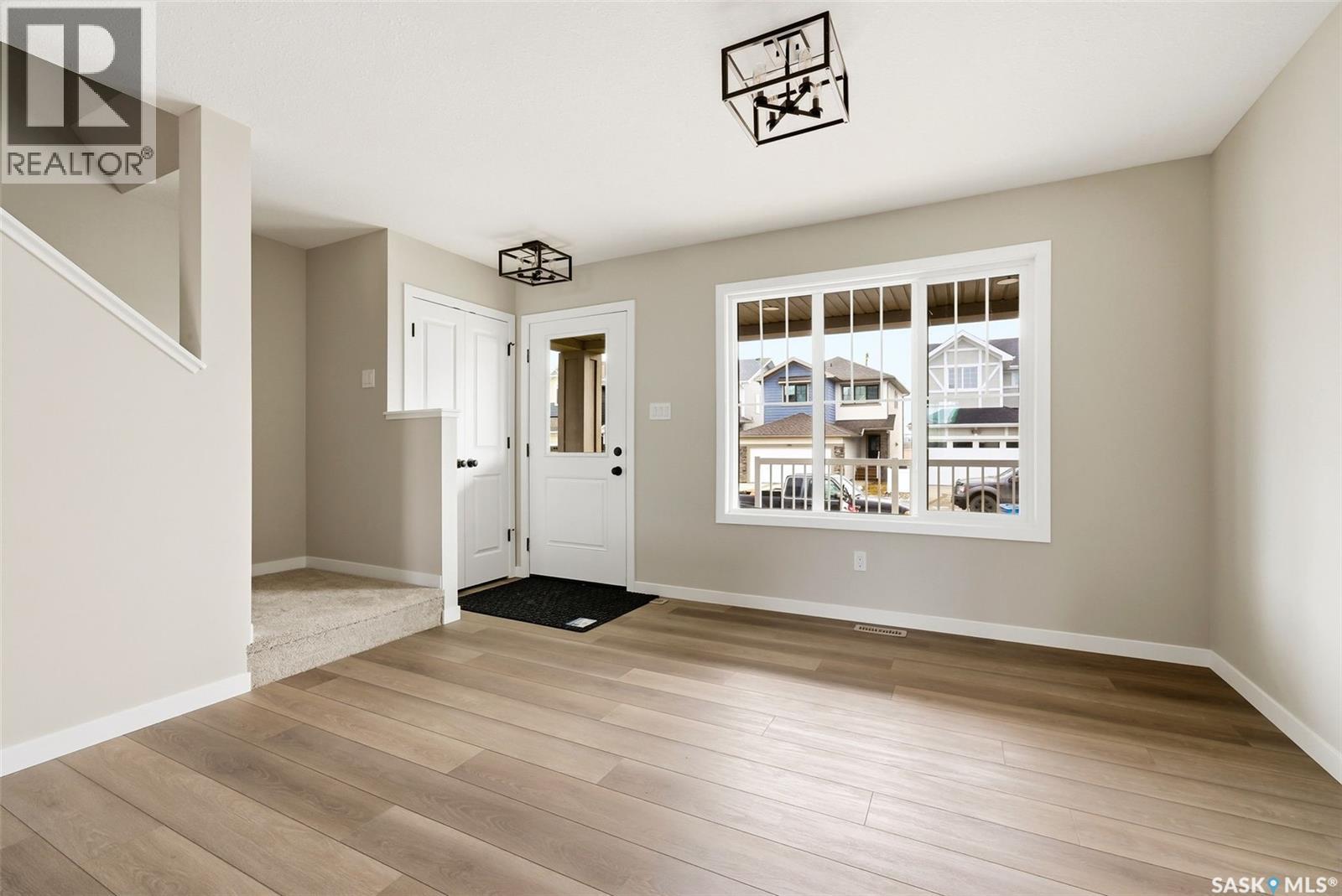 3148 Green Turtle Road, Regina, Saskatchewan  S4V 4C5 - Photo 2 - SK028463