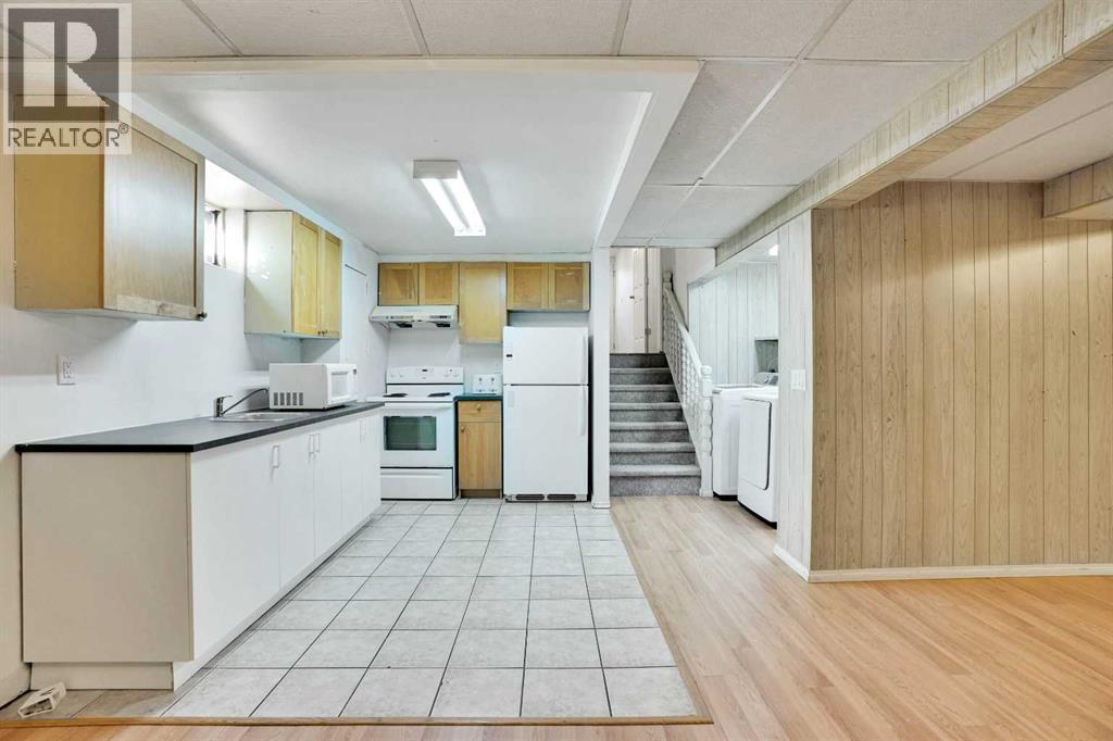 76 Coach Manor Rise SW, Calgary, Alberta  T3H 1C4 - Photo 30 - A2272964