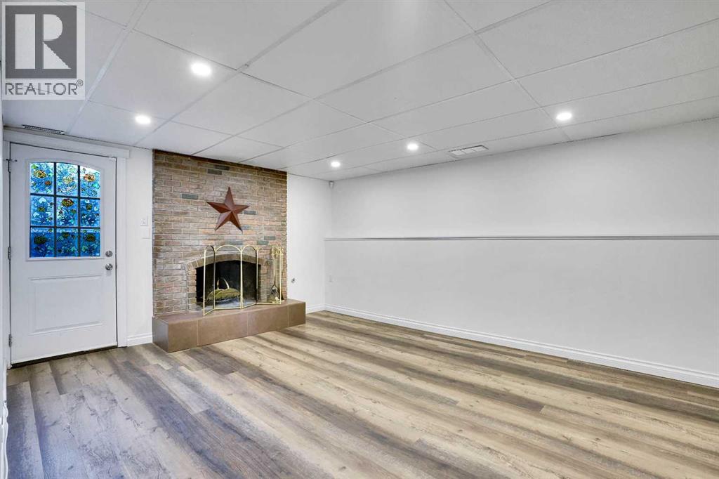 76 Coach Manor Rise SW, Calgary, Alberta  T3H 1C4 - Photo 20 - A2272964