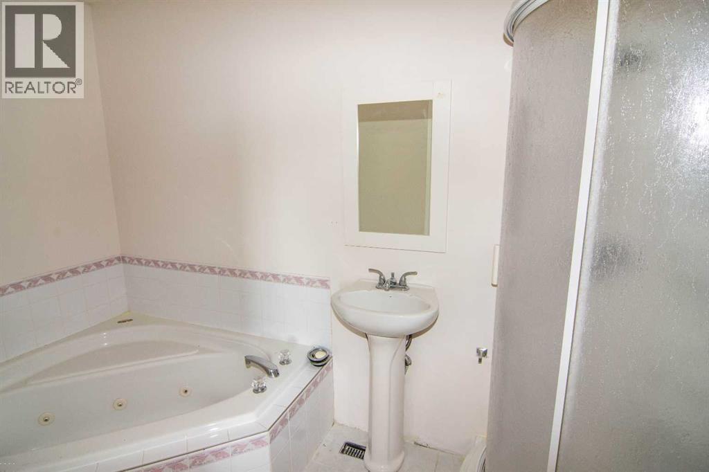 47 Anaheim Crescent, Calgary, Alberta  T1Y 7B8 - Photo 21 - A2292009