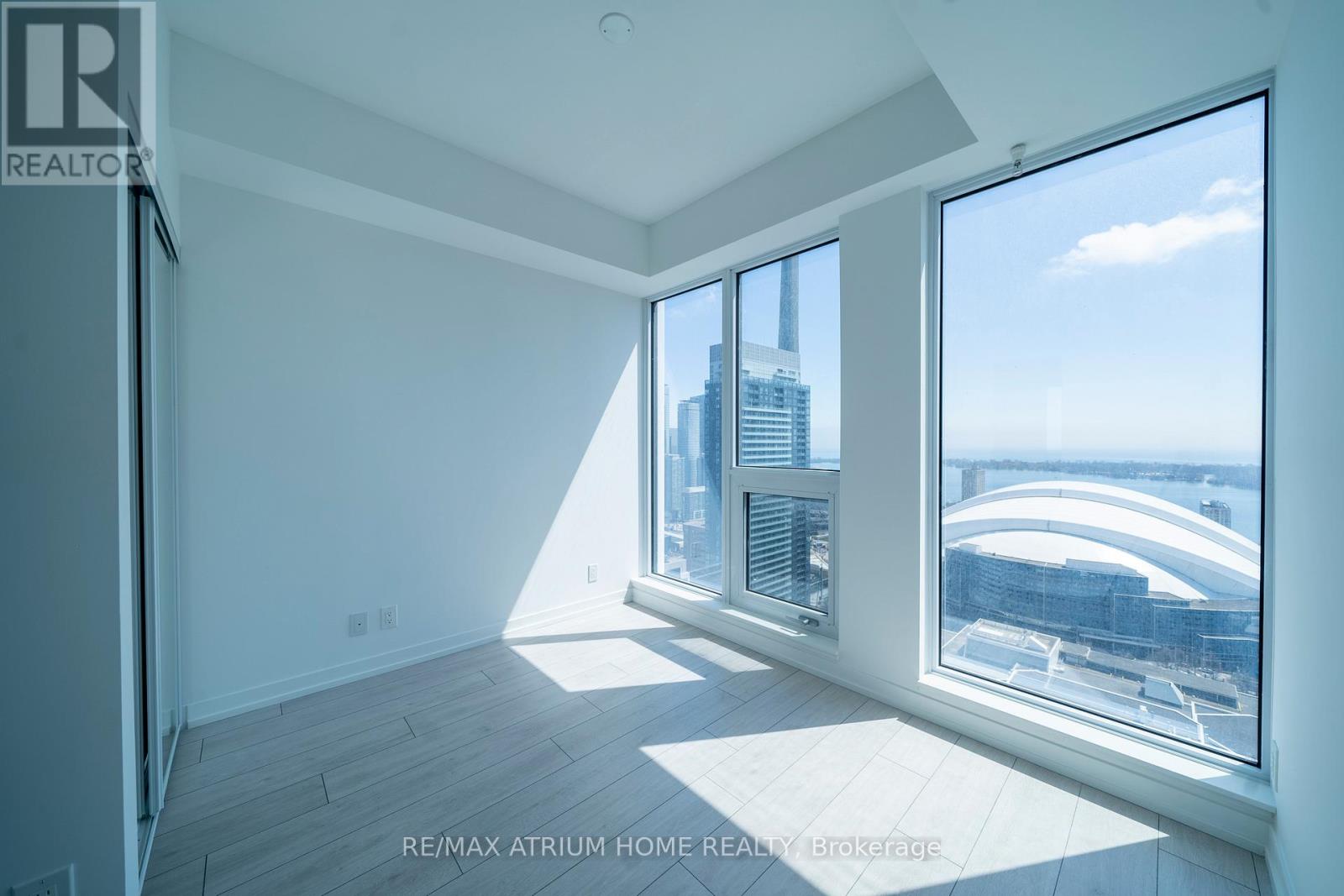 4212 - 55 Mercer Street, Toronto, Ontario  M5V 0W4 - Photo 2 - C12906490